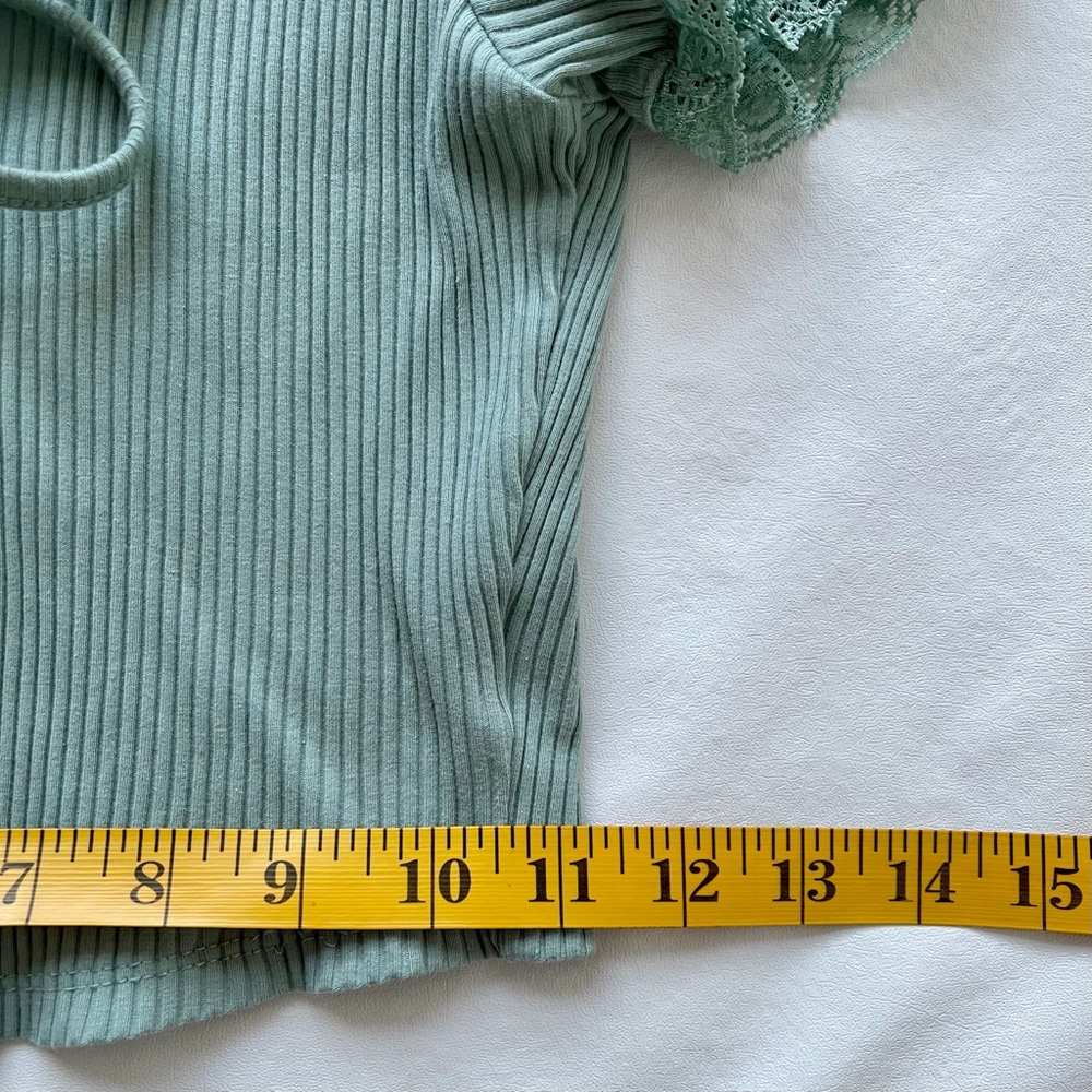 SHEIN V-Neck Tie Front Short Sleeve Ribbed Cropped Seafoam Green Top w/Lace Med. - Picture 8 of 10